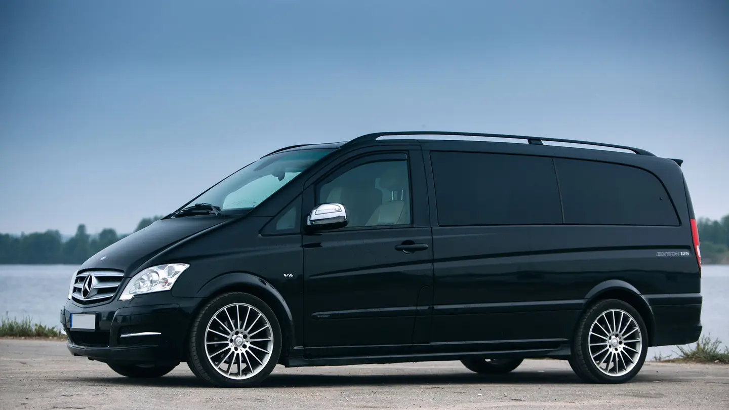 Πολυτελείς μετακινήσεις με οδηγό | Executive Transfer Αθήνα | Athens